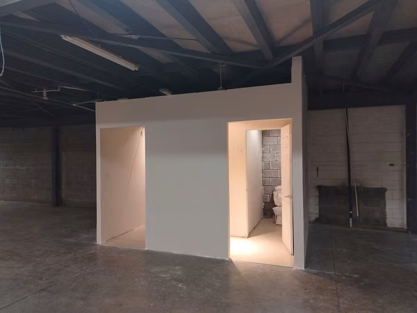 Bodega en Alquiler en Uruca 453 m² con Mezanine