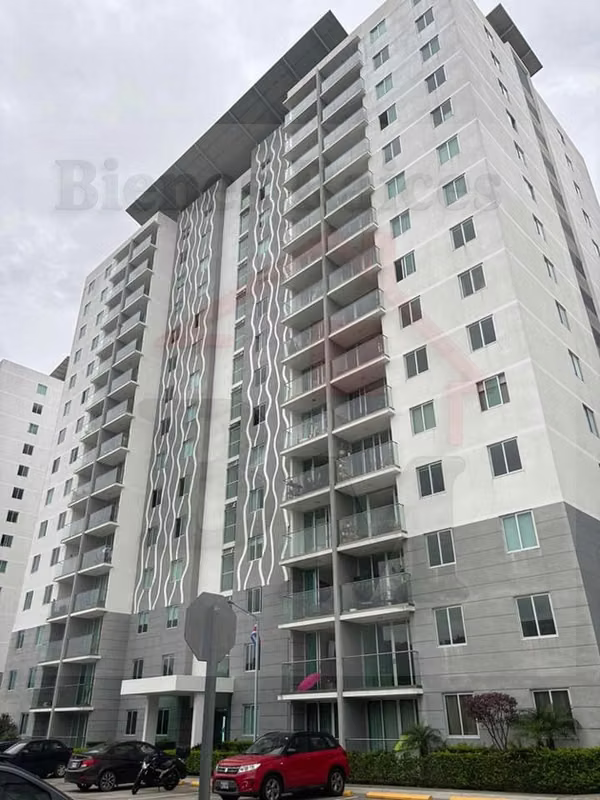Se Alquila Apartamento 100% Amueblado en Condominio Altamira !!! 10° Piso