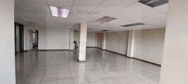 Se Alquila Local para Oficinas en Heredia Centro. A 100 metros del Parque