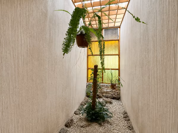 Venta de casa en El Prado de Curridabat 4Hab + Hab Servicio + 2 Oficina