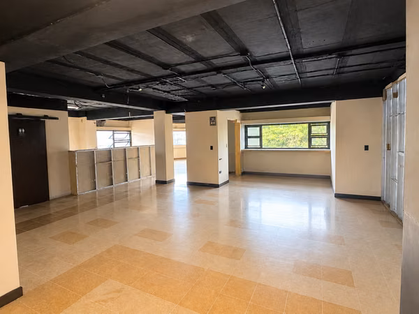Alquiler Oficina — Barrio Escalante, Amplia y Luminosa