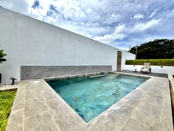 Moderna Casa con Piscina Privada en el Residencial Mediterráneo – Playas del Coco