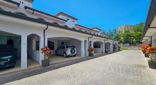 SAN RAFAEL DE ESCAZU  |  EXCELENTE UBICACION  |  3  HABITACIONES  