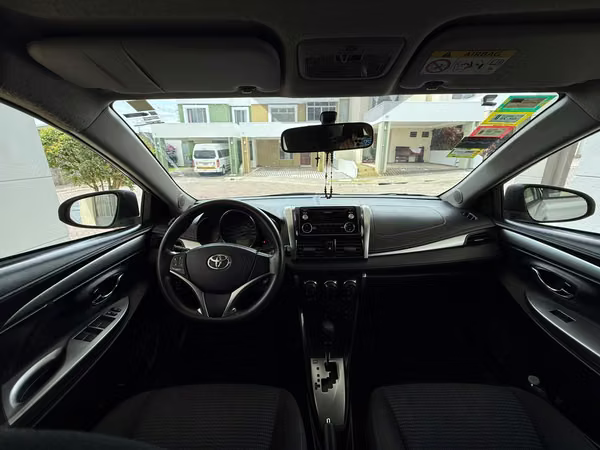 VEHICULO TOYOTA YARIS SEDAN 2017