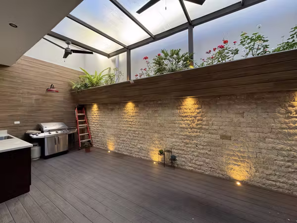 SE VENDE CASA CONDOMINIO LOMAS DE GRANADILLA REMODELADA