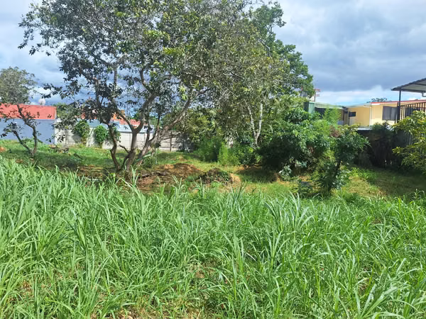 Lote mixto 3.000 m² en Tirrases