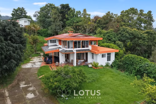 Casa en Venta en San Ramon de Tres Ríos, Rodeada de Naturaleza , Cód. AJ011