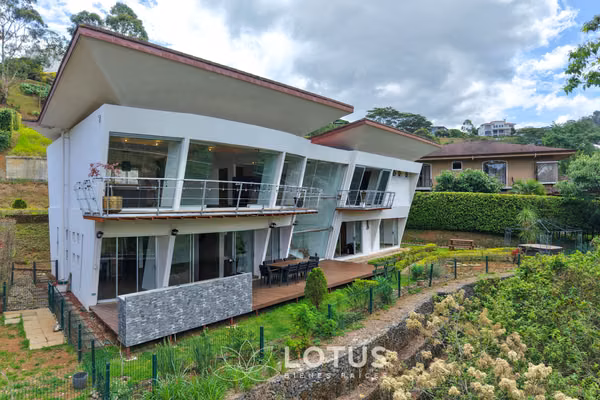Casa de Lujo en Condominio Hacienda Gregal, Curridabat, CÓDIGO AJ059