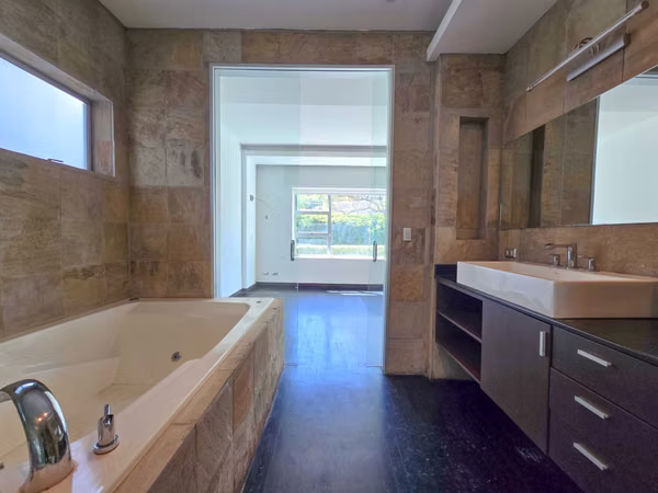 Apartamento en 1er nivel con terraza grande en Bello Horizonte Escazú