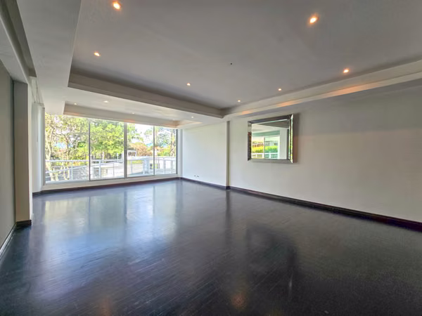 Apartamento en 1er nivel con terraza grande en Bello Horizonte Escazú