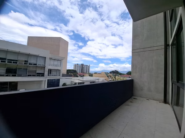 Alquiler de Apartamento Tipo Studio en Torre Sky Garden Sabana Norte