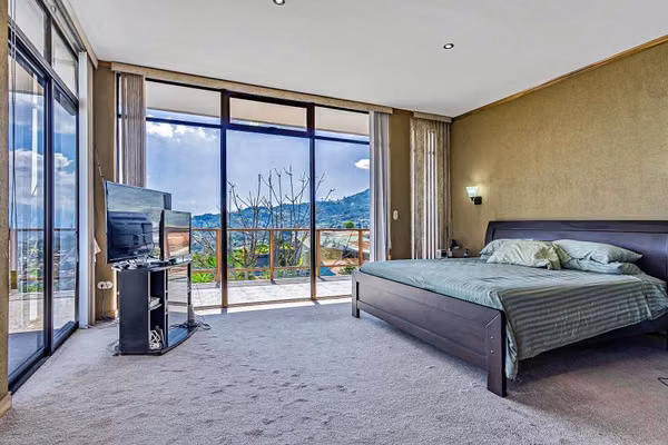 Casa San Antonio Hills | Independent mountainside home