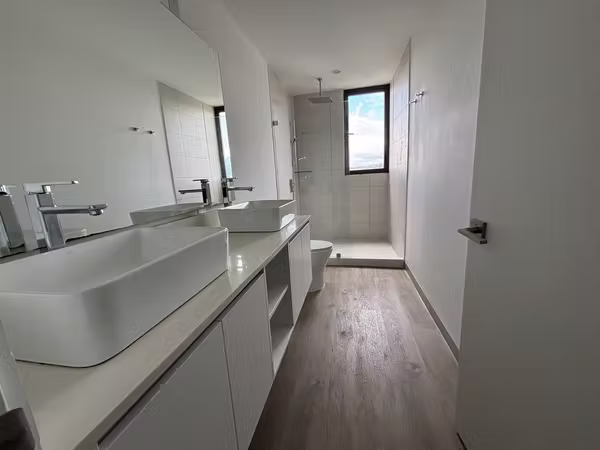 Venta de apartamento en piso alto, Condominio Nest Freses, Curridabat