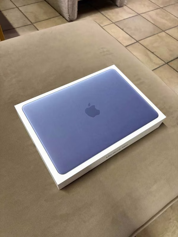 NUEVA MacBook NEO SSD 256 Gb. NUEVA Y SELLADA 1 Año De Garantía Color Azul