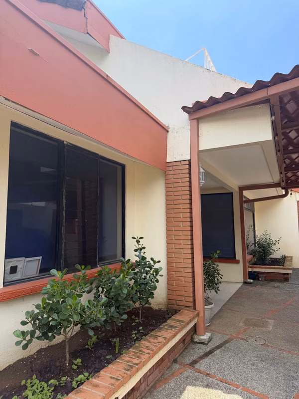 Dos casas gemelas en Bosques de Doña Rosa - Heredia