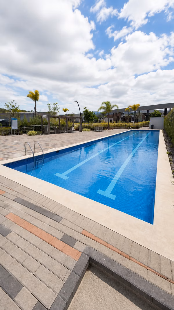 SE ALQUILA CASA EN CONDOMINIO AYARCO BOULEVARD – CURRIDABAT
