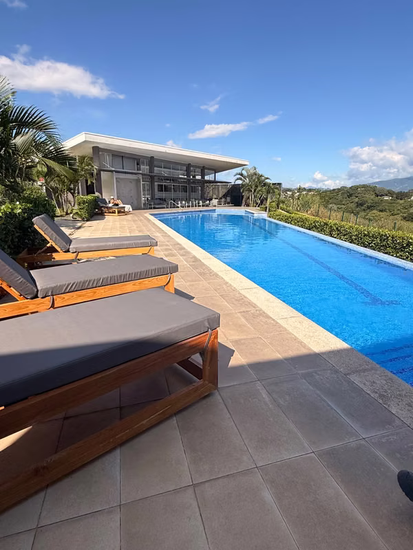 Linda Casa Para Alquiler - Akari