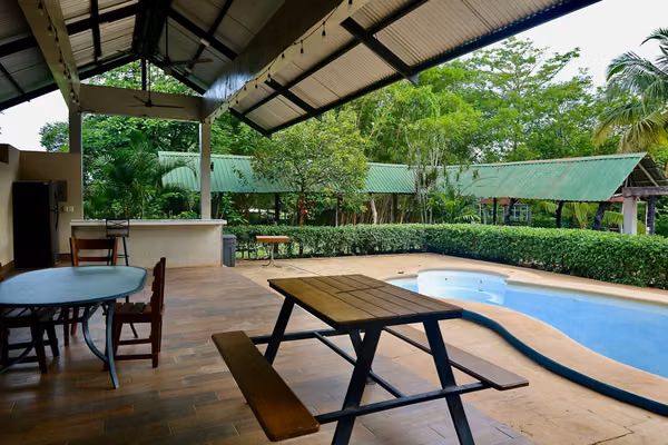 Propiedad de 3.146,77 m² con Casa y Camping