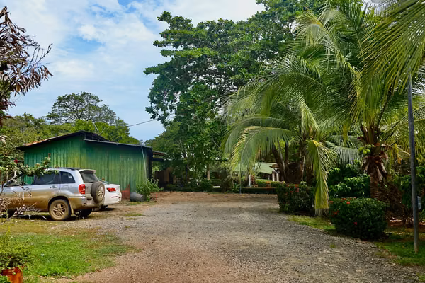 Propiedad de 3.146,77 m² con Casa y Camping