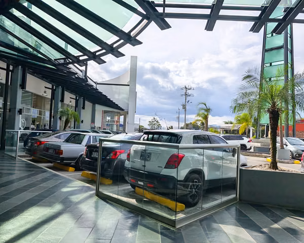 Se alquila local comercial en Escazú, Fuente del Obelisco.