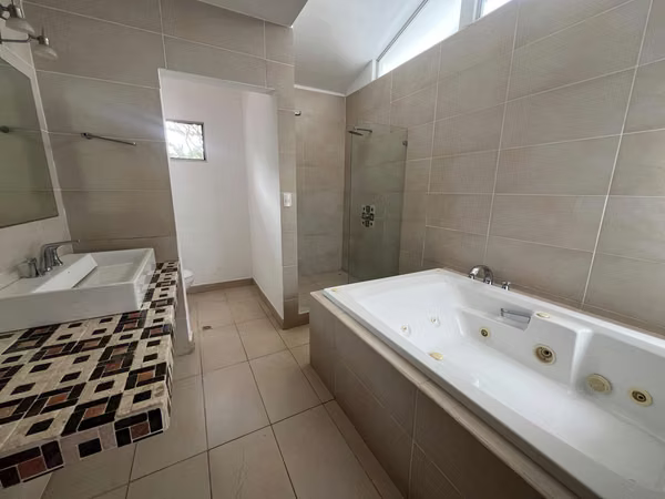 Exclusiva Residencia en Pozos de Santa Ana | Jardín, Terraza y Amenidades
