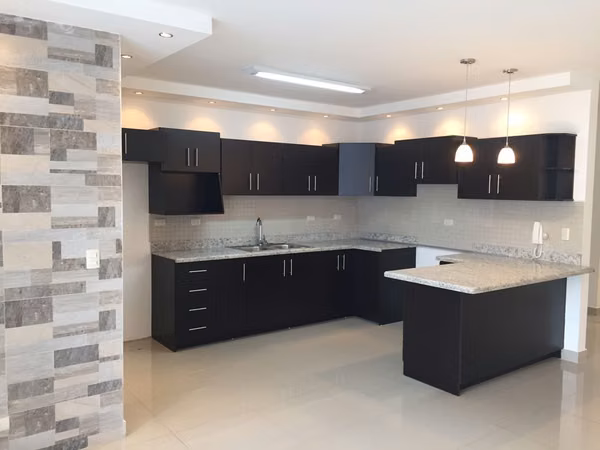 Casa Nueva en Venta en Rohrmoser, con excelente ubicación, independiente