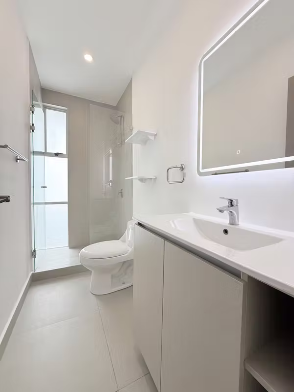 Alquiler de hermosa casa con línea blanca