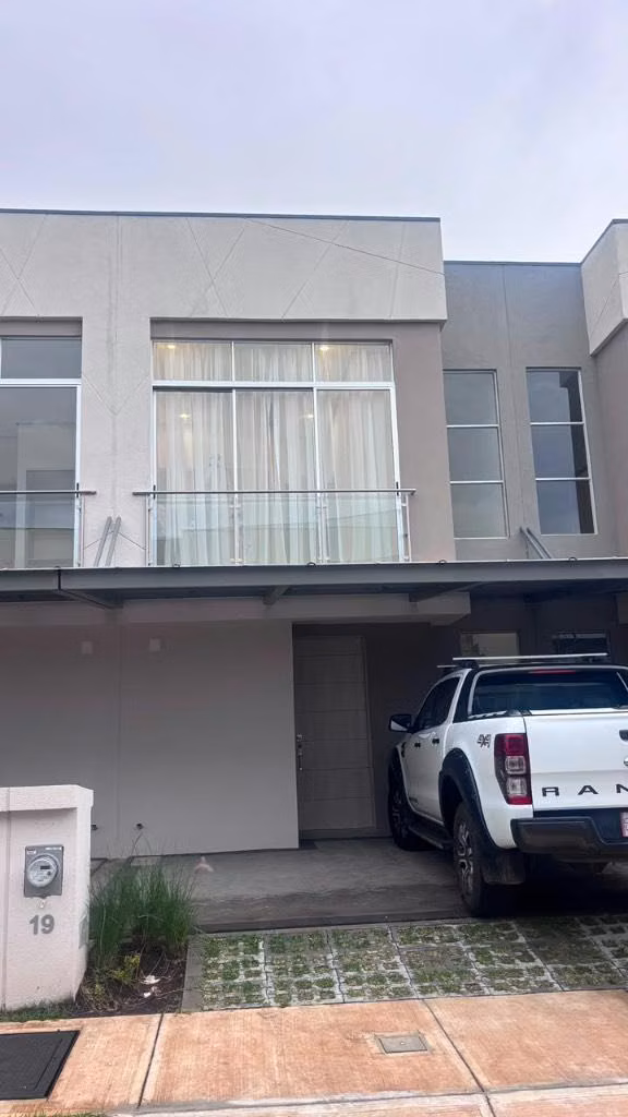 Alquiler casa nueva para estrenar