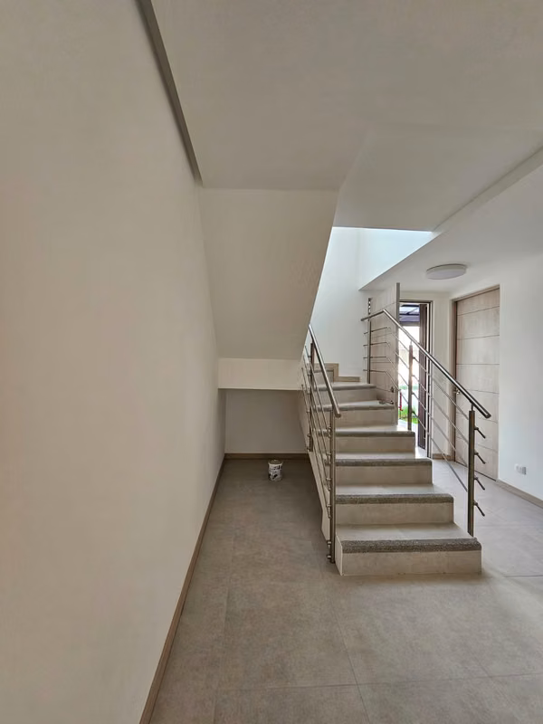 Distrito 5 Rio Oro Santa Ana Apartamento con Línea Blanca