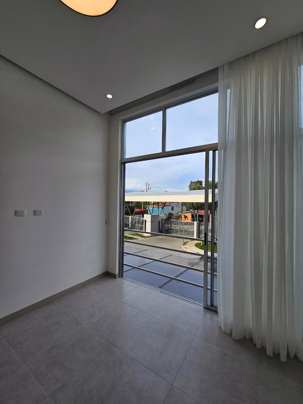 Distrito 5 Rio Oro Santa Ana Apartamento con Línea Blanca