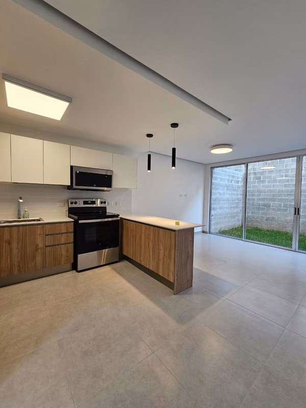 Distrito 5 Rio Oro Santa Ana Apartamento con Línea Blanca