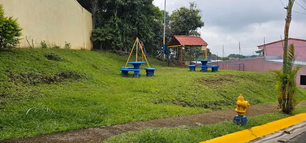 Lote Rebajado! en Condominio! Mercedes Sur, Heredia