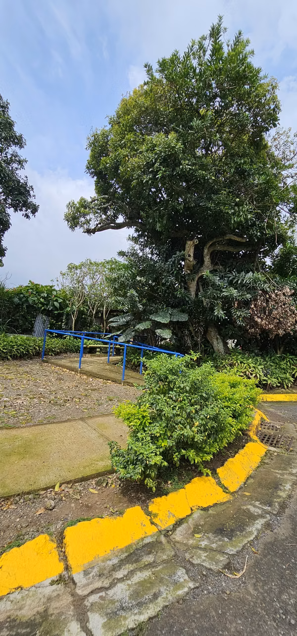 Lote Rebajado! en Condominio! Mercedes Sur, Heredia