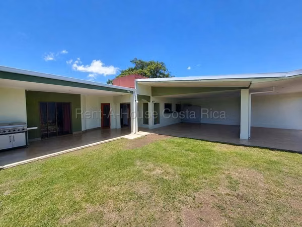 Venta de Casa de una planta en San Vicente de Santo Domingo de Heredia. 27-257