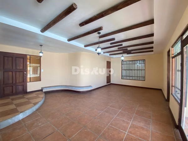 Alquiler de amplia casa de 1 planta, 4 habitaciones. San Ramón (Tres Ríos)