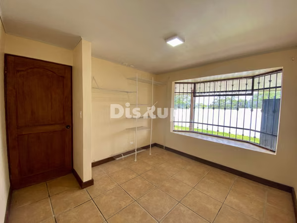 Alquiler de amplia casa de 1 planta, 4 habitaciones. San Ramón (Tres Ríos)