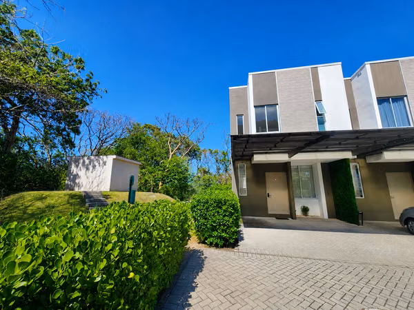 ALQUILER DE CASA EN CONDOMINIO VISTAS SANTA ANA*