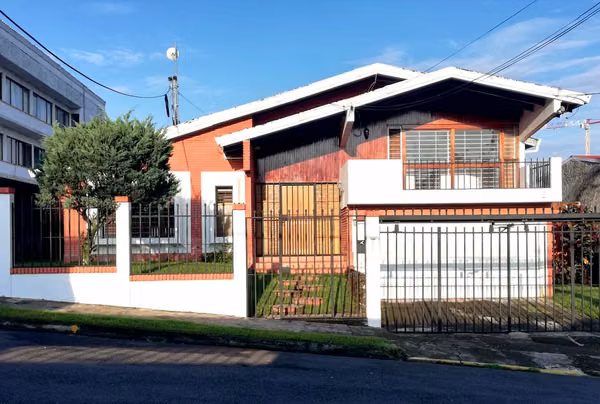 Casa Amplia cerca Mall San Pedro y UCR