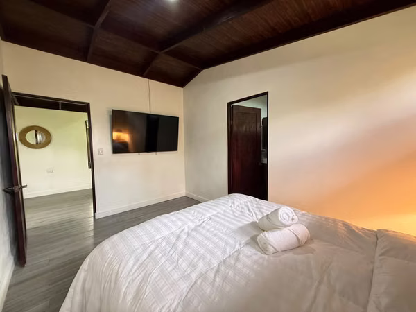 Finca con Cabaña Nueva en Bajos del Toro – Terreno de 2.000 m²