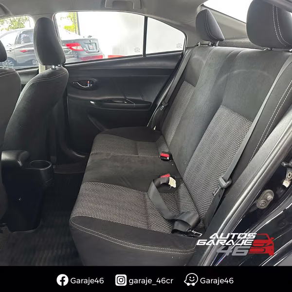 TOYOTA YARIS E 2017