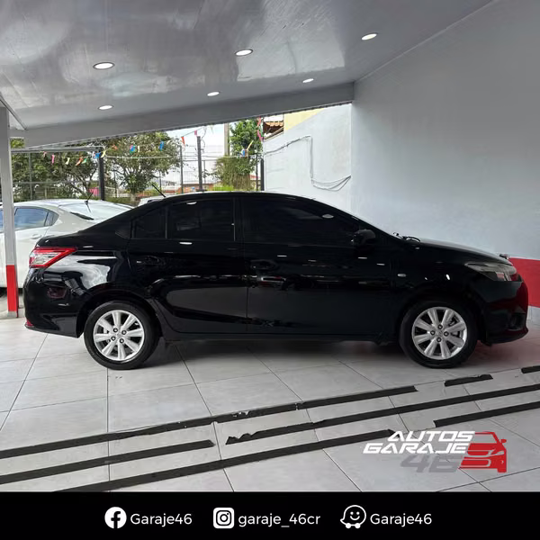 TOYOTA YARIS E 2017