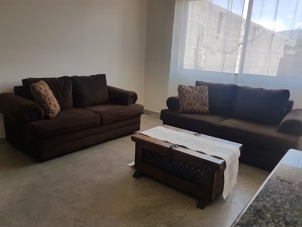 Apto en 2 da planta, ideal para una persona sola.  Muy tranquilo y seguro.