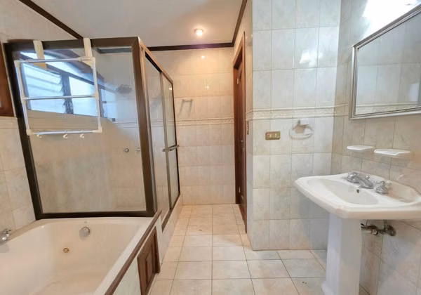 Large 4-Bedroom House for Sale in Curridabat