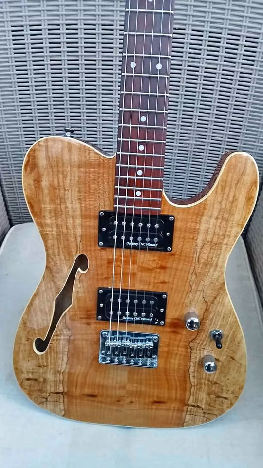 Made in Vietnam Guitarra Telecaster Inyen Vina color madera natural