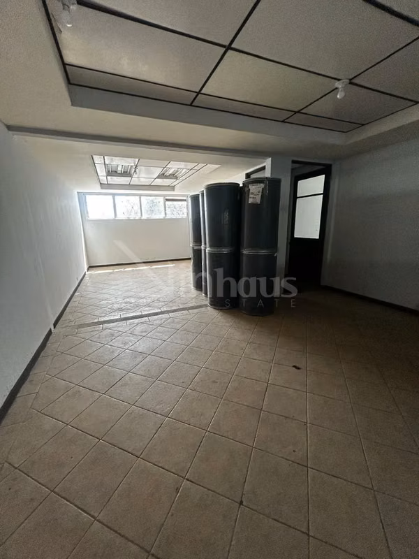 Amplia Bodega en Desamparados en Venta