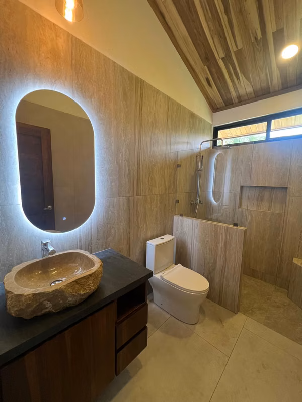 Casa Nueva y Moderna en Atenas — $400,000 USD