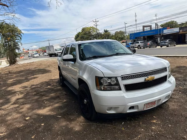 I'm selling a 2012 Avalanche