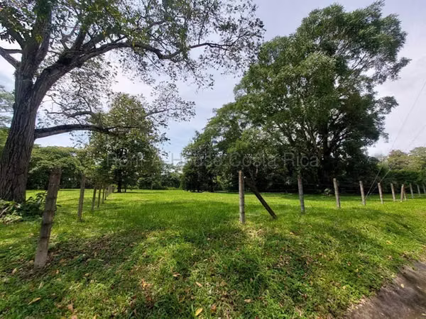 Venta de Lote Plano en Coyolar de Orotina.  MJM