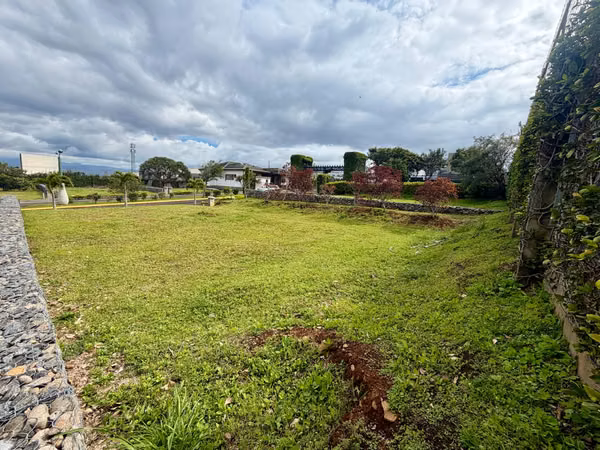 VENDO LOTE DE 357,54 M2 EN CONDOMINIO, SAN ISIDRO HEREDIA
