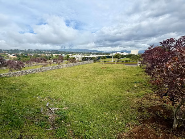 VENDO LOTE DE 357,54 M2 EN CONDOMINIO, SAN ISIDRO HEREDIA